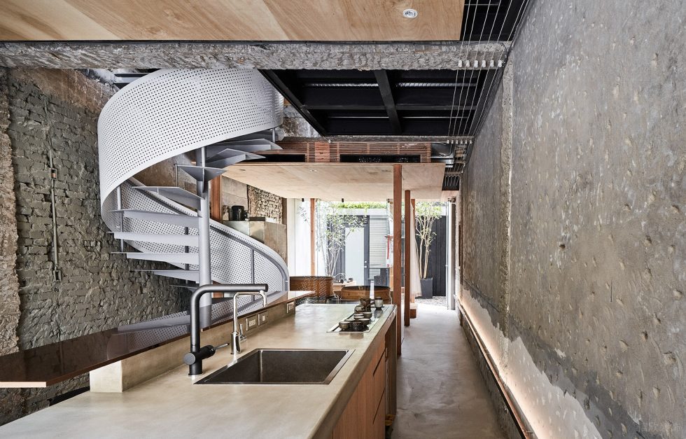 工業(yè)風(fēng)茶室不銹鋼旋轉(zhuǎn)樓梯設(shè)計效果圖