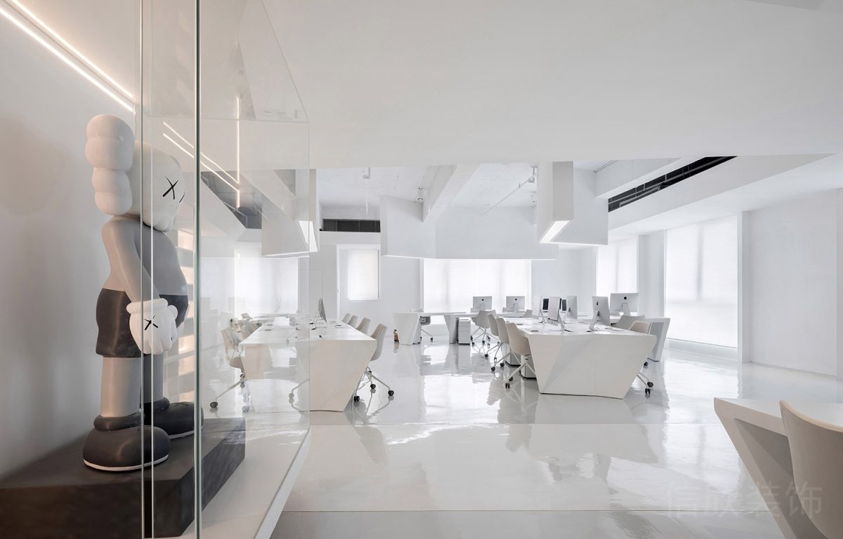 對(duì)稱式辦公室裝修設(shè)計(jì)效果大理石設(shè)計(jì)工位工作區(qū)域